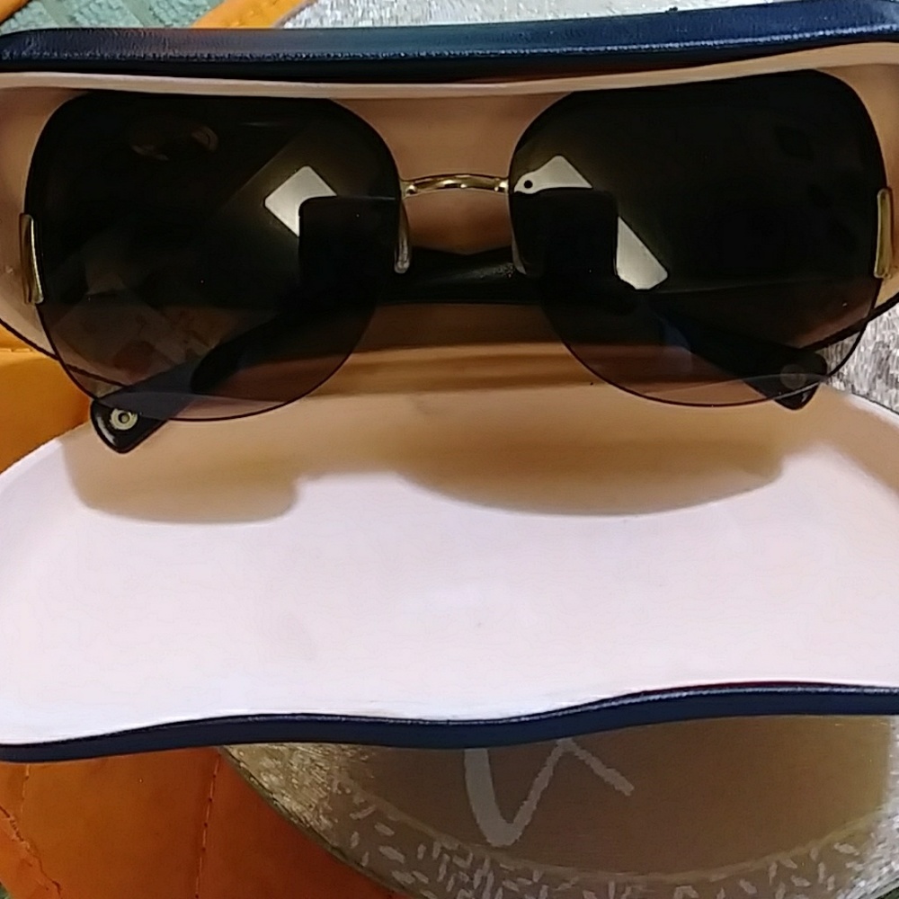 2 hour SALE!Coach sheek SUNGLASSES! ✌✌